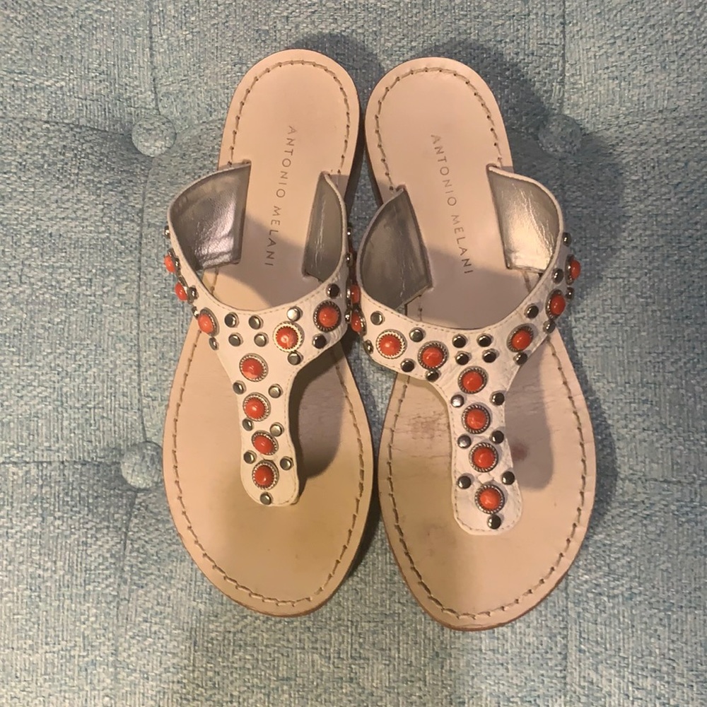 White/salmon/silver thong sandals